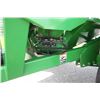 Image 13 : Brent 1082 grain cart, 35.5x32 diamond tread tires, hydraulic deflector, Green, very nice