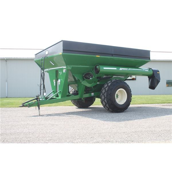 Brent 1082 grain cart, 35.5x32 diamond tread tires, hydraulic deflector, Green, very nice