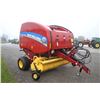 Image 4 : 2018 New Holland RB 450 round baler, siliage special, crop cutter, net wrap, 3813 bales, one owner