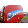 Image 9 : 2018 New Holland RB 450 round baler, siliage special, crop cutter, net wrap, 3813 bales, one owner