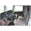 Image 13 : Peterbuilt 386 road tractor, tandem axle, white, Paccar 455hp engine, 13 speed overdrive, pro sleepe