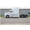 Image 1 : Peterbuilt 386 road tractor, tandem axle, white, Paccar 455hp engine, 13 speed overdrive, pro sleepe