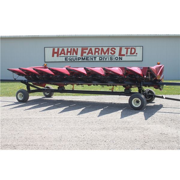 CIH 3408 8 row corn head, knife rolls, flagship single point hook up, one owner