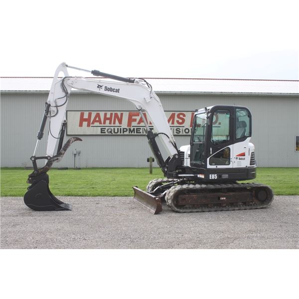 Bobcat E85 excavator, cab, air, hydraulic thumb, long stick, coupler, dozer blade, 2700 hours, one o