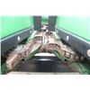 Image 13 : JD 606C 6 row corn head, opposing knife rolls, hyd deck, single point hook up, low acres