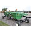 Image 5 : JD 606C 6 row corn head, opposing knife rolls, hyd deck, single point hook up, low acres