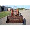 Image 3 : Kubota M9000 4wd tractor, utility special, rops, 2 remotes, 18.4x30, M940 self leveling loader, shut