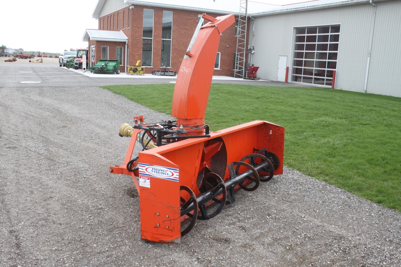 Agro Trend 3096S 8' single auger snowblower, hydraulic turn, 3pth