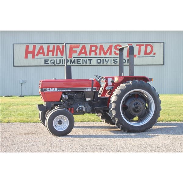CIH 585 2wd tractor, rops, 13.6x38 bar axle, 2 remotes, 8 speed, 3082 hours, one owner