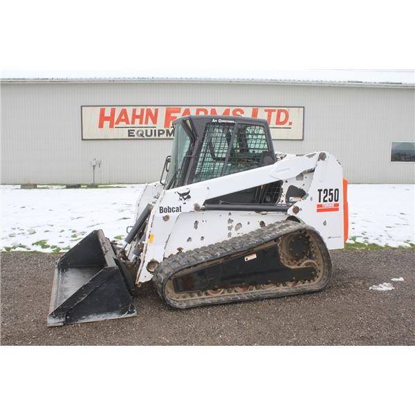 Bobcat T250 Trackskidsteer, cab, air, Gold Package, Power Bob-Tach,  advanced hand controls, keyless