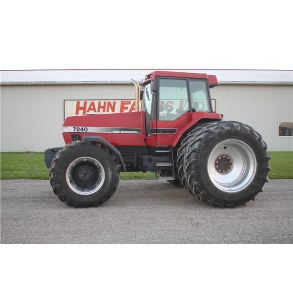 IH 7240 4wd tractor, cab, air, 18 speed powershift, 4 speed reverse, 3 remotes, 20.8x42 rear duals, 
