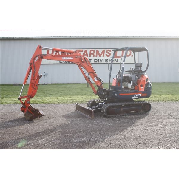 Kubota KX 91-3 excavator, rops, thumb, new engine, 30" ditching bucket, front dozer blade, auxiliary