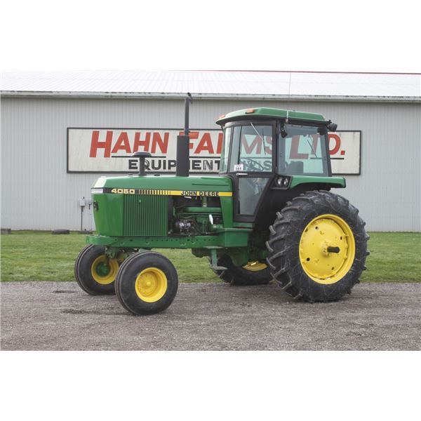 JD 4050 2wd tractor, cab,air, Quad, 2 remotes, 18.4x38