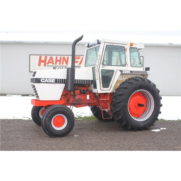 Case 2290 2wd tractor, cab, air, powershift, 2 remotes, 20.8x38, 4641 hours