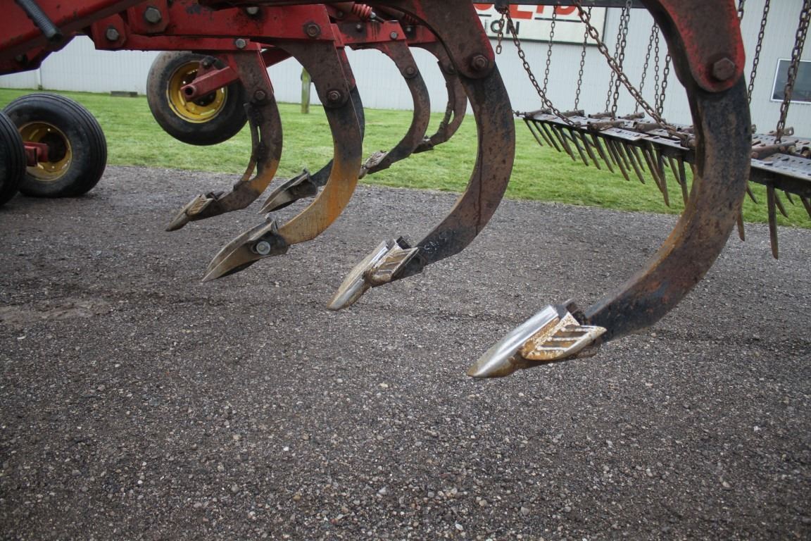 Sunflower 4310-14 7 shank disc ripper, 5 bar spike harrow, automatic ...