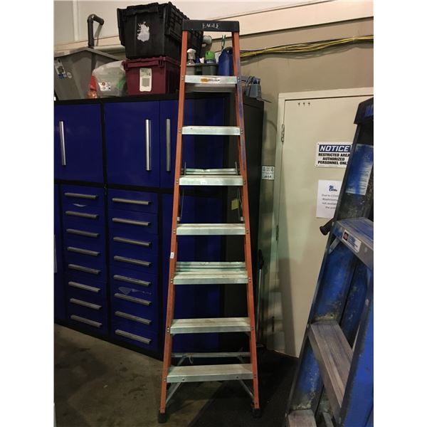 EAGLE 8' CARBON FIBER INDUSTRIAL STEP LADDER