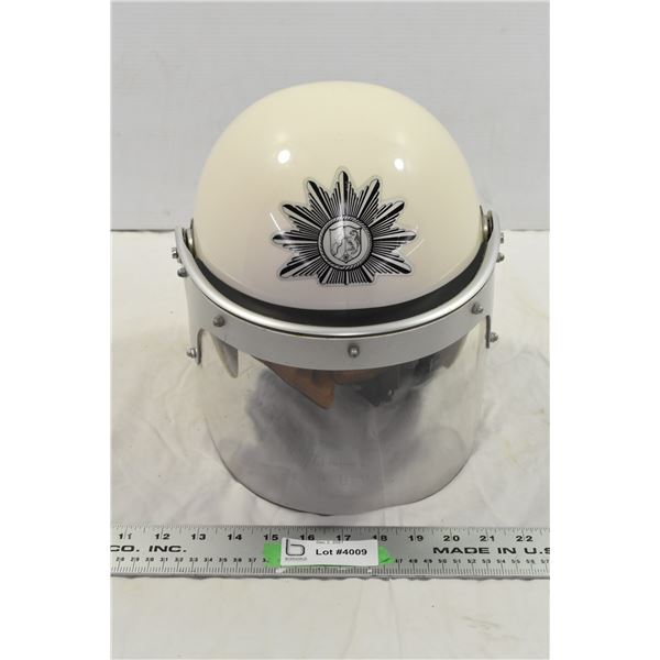 White Motorbike Helmet w/ Face Shield