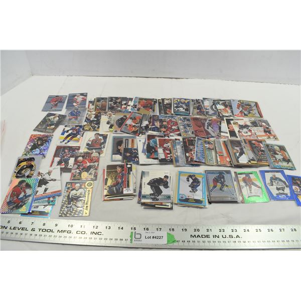 Lot of Assorted Hockey Cards