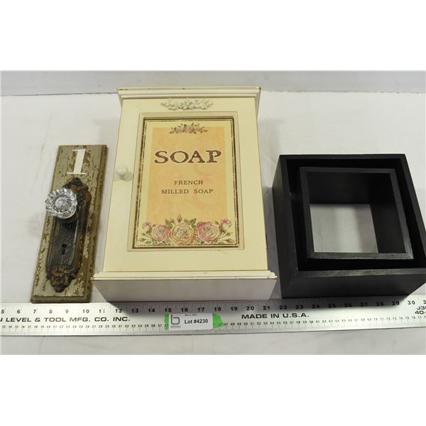 Small Cabinet, Shelf & Door Handle