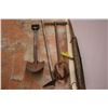 Image 4 : post digger, shovel, triangular garden tool, evener