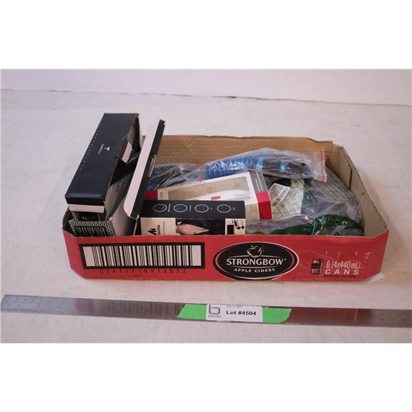 Microphone, eyelash curler, headset, misc items (warehouse returns/overstock)