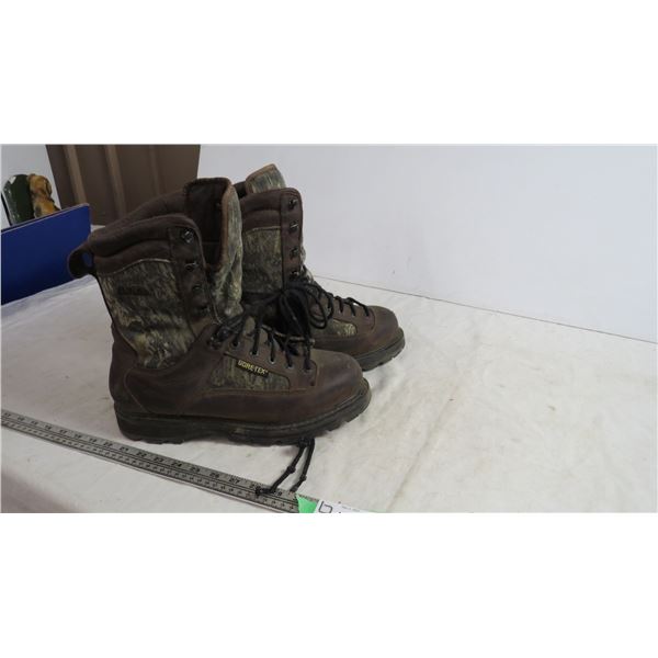 Goretex stel toed boots - size 11D