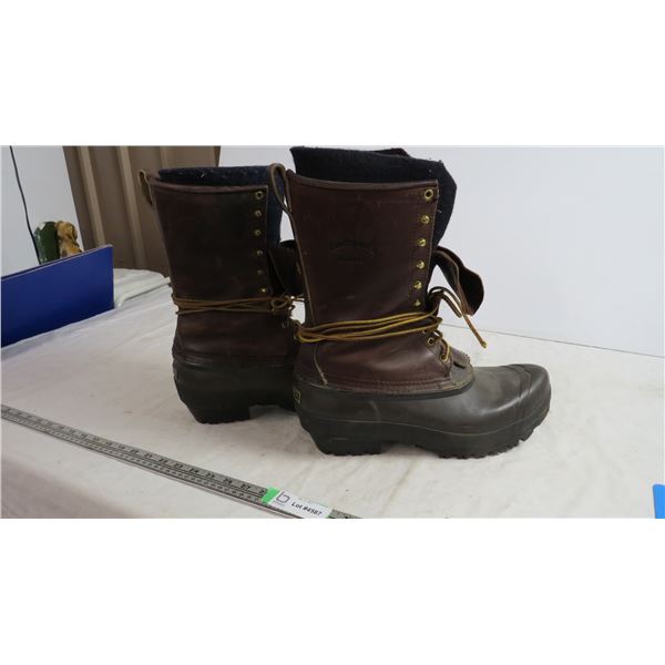 hoffman's winter boots - size 12?