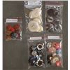 Image 3 : lot of 14 packaged collectible buttons