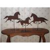 Image 1 : 3 metal galloping horses with metal bases (table not included)