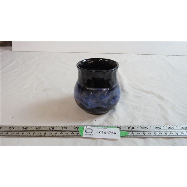 ceramic vase stamped W on base - 4" high