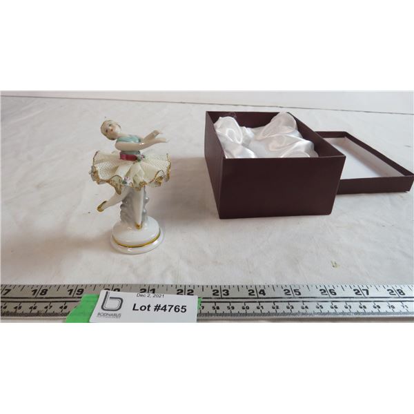 occupied japan girl figure (4" tall)