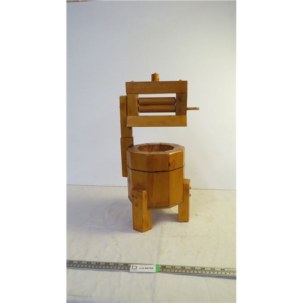 mini toy wiid washer+wringer - 20" tall