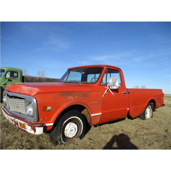 REMOTE PICKUP IN TUGASKE, SK - GMC 1972 Custom C-10 1/2 Ton Truck with 250 motor