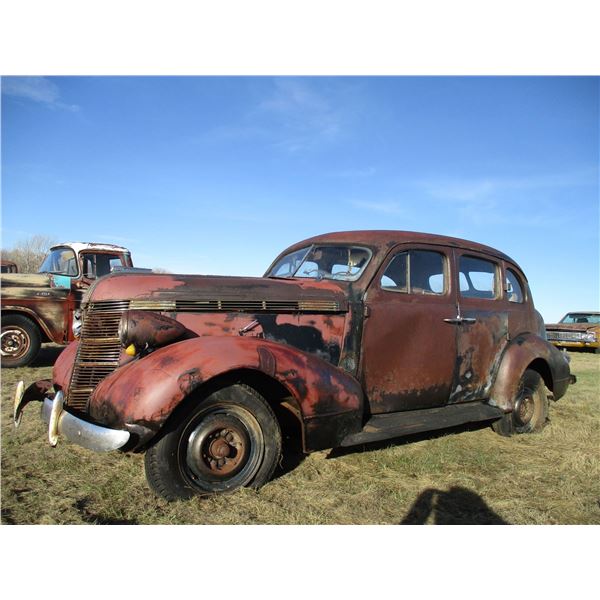 REMOTE PICKUP IN TUGASKE, SK - Pontiac 1937 Sedan Four Door with Chevrolet Motor