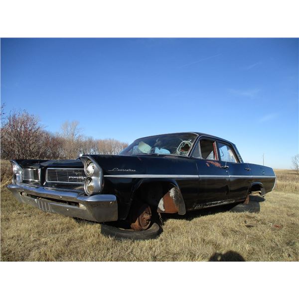 REMOTE PICKUP IN TUGASKE, SK - Pontiac 1963 Laurentian Four Door Sedan