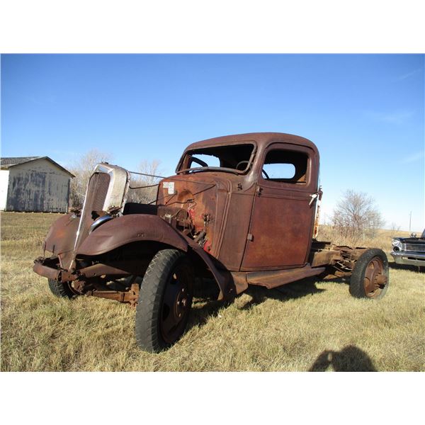REMOTE PICKUP IN TUGASKE, SK - GMC 1936 Model 16-45 Truck