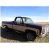 Image 3 : TUGASKE -GMC 1978 Sierra Classic 1/2 Ton Truck 4WD with Floor Shift - not seized 350 motor