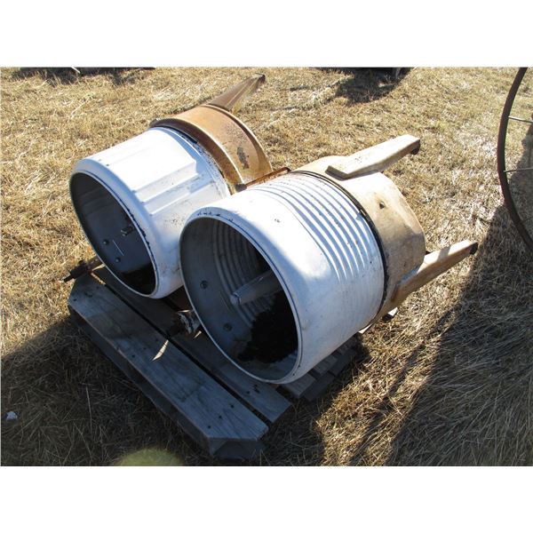 REMOTE PICKUP IN TUGASKE, SK - Pair of wringer washer parts