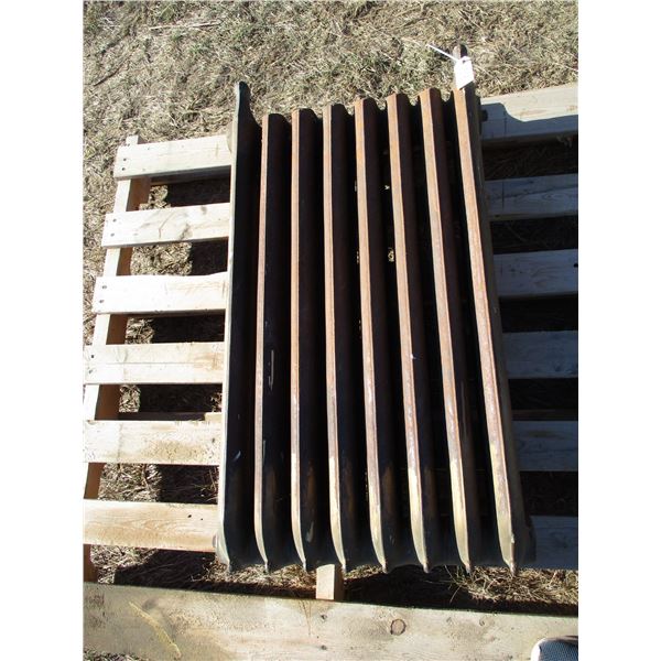 REMOTE PICKUP IN TUGASKE, SK - Gurney vintage radiator - 18"x37" with 7 baffles
