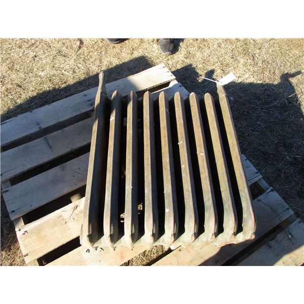 REMOTE PICKUP IN TUGASKE, SK - Gurney vintage radiator - 21"x27" with 9 baffles