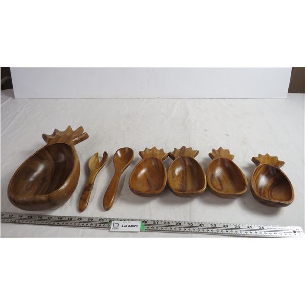 wooden bowls pineapple design