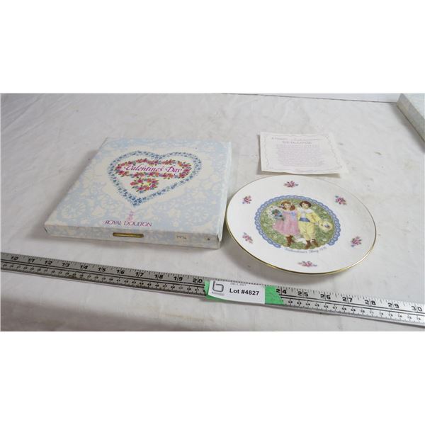 1976 Royal Doulton plate in original box