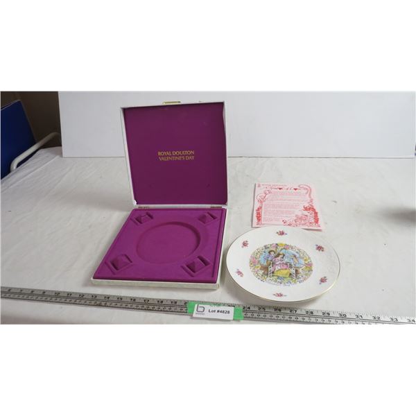 1978 Royal Doulton plate in original box