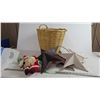 Image 1 : wicker basket + christmas decorations