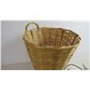 Image 2 : wicker basket + christmas decorations