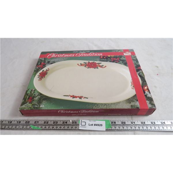 Christmas oval platter - NIB - 13.5" long