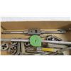 Image 3 : lot of tap & die
