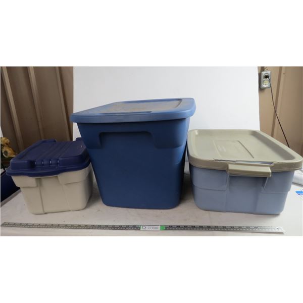 3 plastic totes with lids