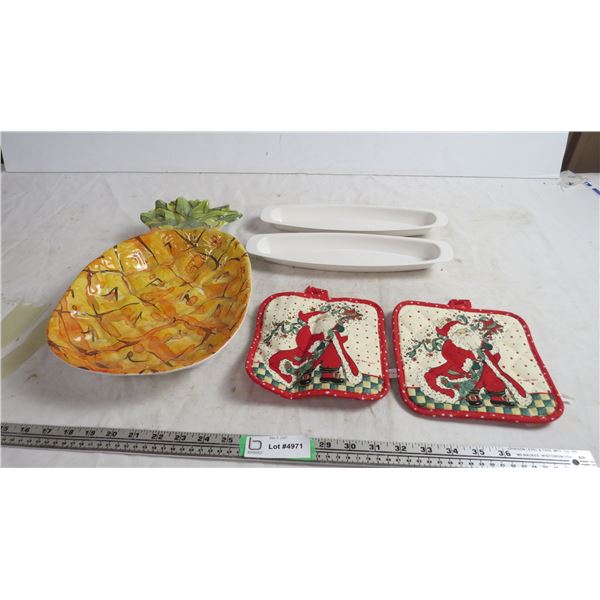 santa pot holders, pineappple tray