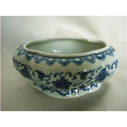 chinese porcelain brushwasher #2370191